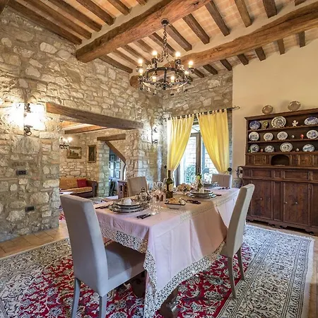 Residenza Collefiorito 26, Emma *