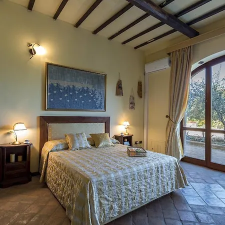 Residenza Collefiorito 26, Emma *